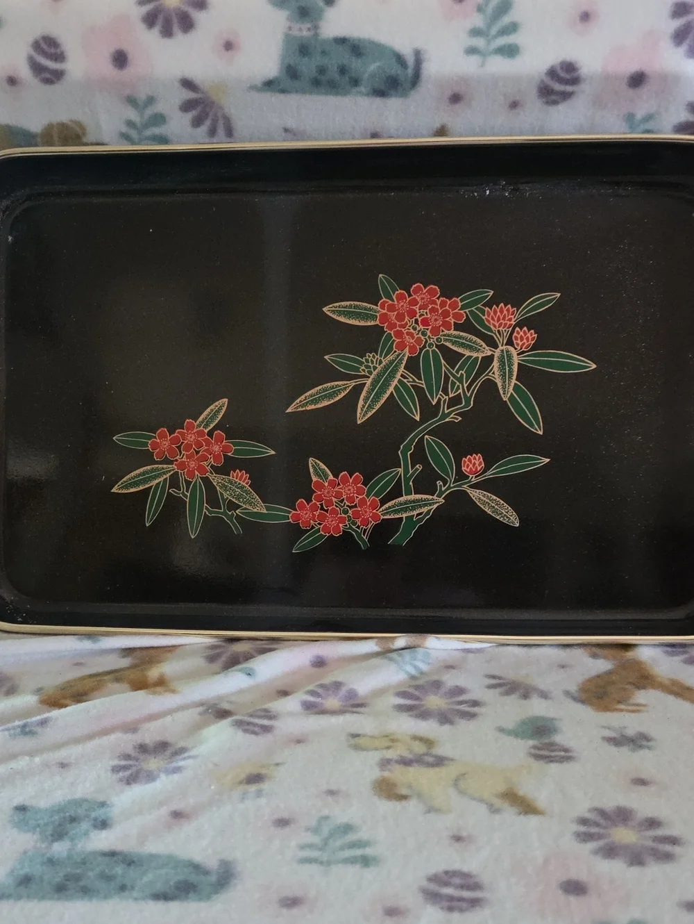 Vintage Japanese lacquerware nesting trays,